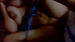 Blonda cu tatuaj pe picior vrea ca sperma sa-i fie pe tatuaj